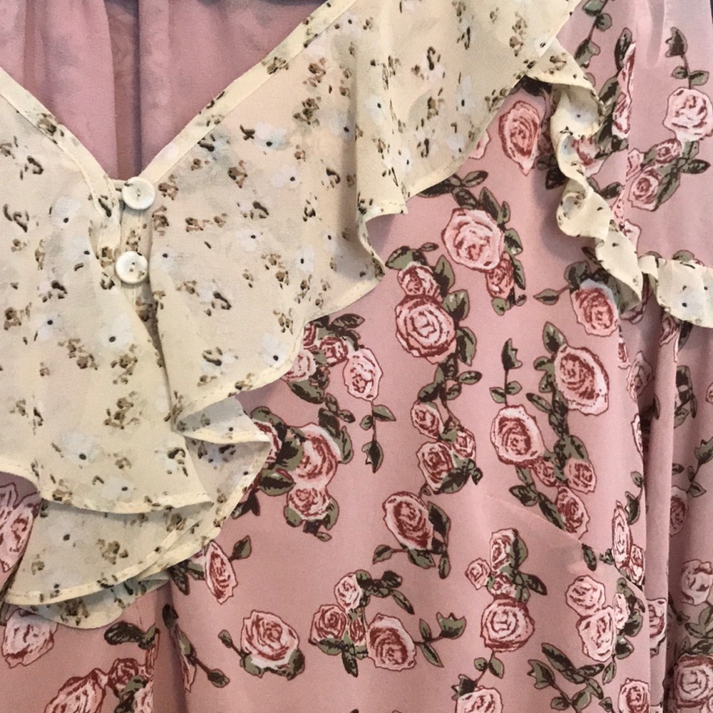 💘 feminine romantic spring floral blouse
